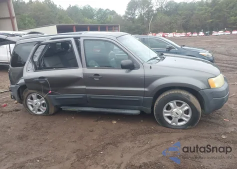 2003 Ford Escape Xlt from USA, damaged, VIN 1FMYU93113KB94431